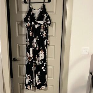 Floral Black maxi 3x with a side split